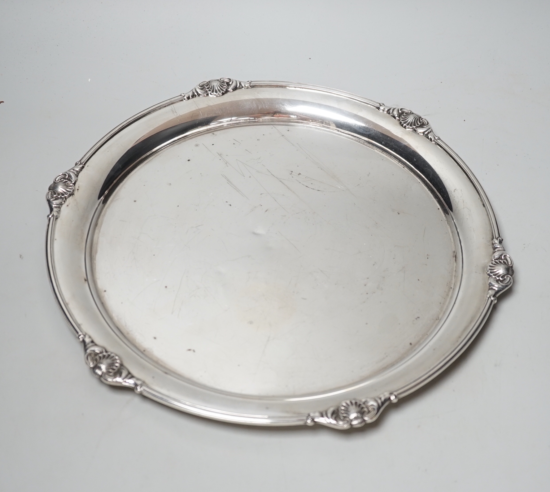 An Elizabeth II circular silver salver, Cooper Brothers & Sons, Sheffield, 1964, 32.1cm, 27.1oz.